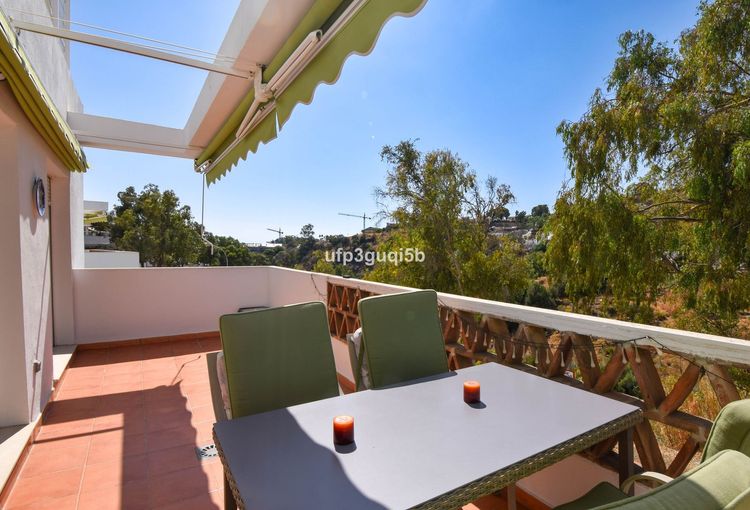 listing card gallery