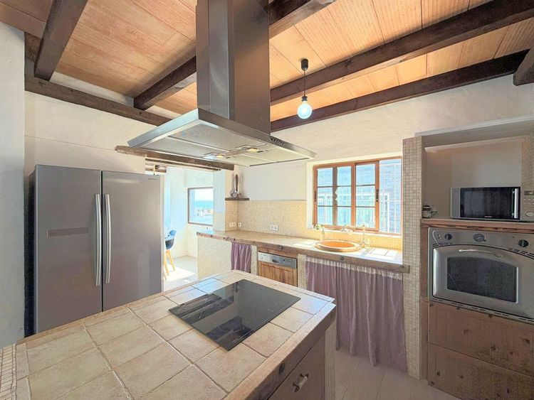 House | Resale in Algeciras in Algeciras, Costa del Sol - Photo 5