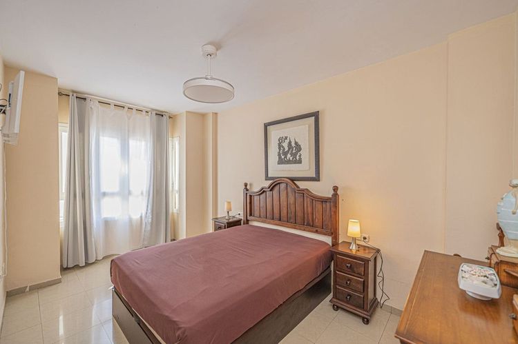 House | Resale in Alhaurín de la Torre in Alhaurín de la Torre, Costa del Sol - Photo 3