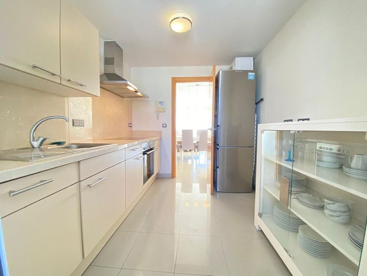 Penthouse | Resale in Estepona in Estepona, Costa del Sol - Photo 4