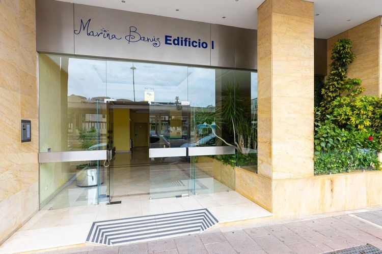 Apartment | Resale in Puerto Banús in Puerto Banús, Costa del Sol - Photo 3