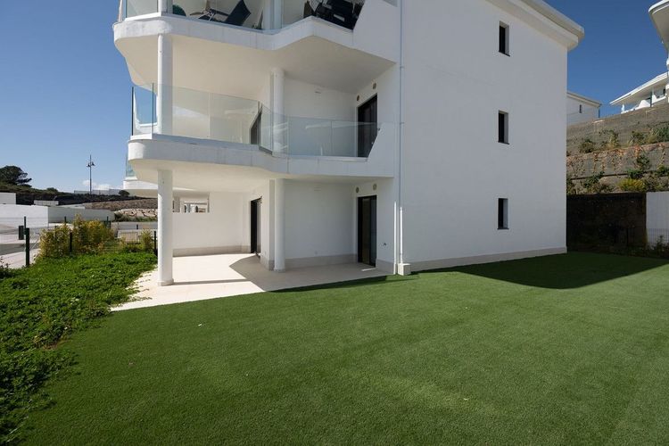 Apartment | Resale in Fuengirola in Fuengirola Others, Costa del Sol - Photo 3