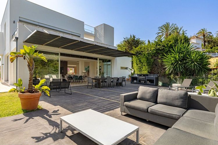 House | Resale in Marbella in Marbella Others, Costa del Sol - Photo 4