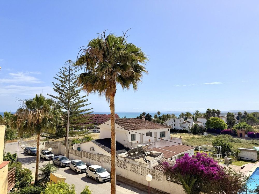 House | Resale in Cancelada in Cancelada, Costa del Sol - Main property photo