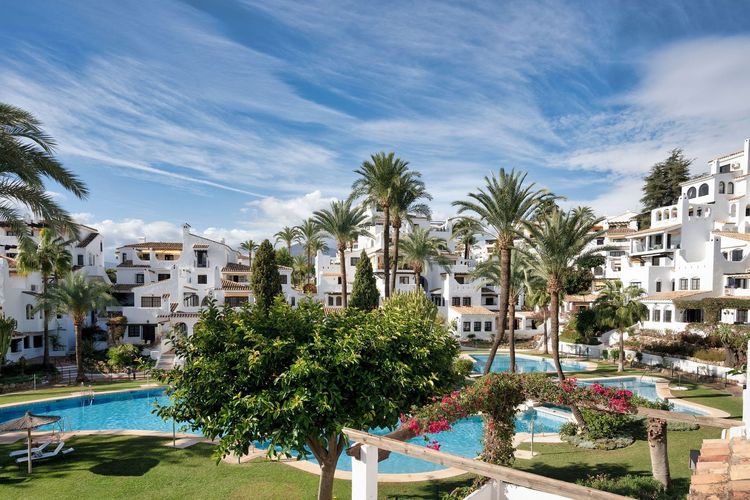 Apartment | Resale in Nueva Andalucía - Development photo 1