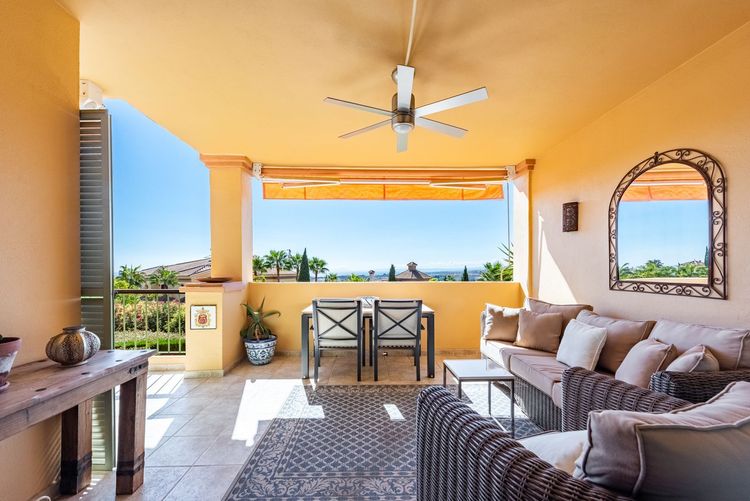 Apartment | Resale in Los Flamingos in Los Flamingos, Costa del Sol - Photo 4