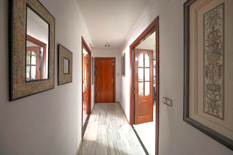 Apartment | Resale in Málaga in Málaga, Costa del Sol - Photo 2