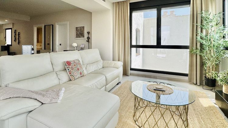 Penthouse | Resale in Puerto Banús in Puerto Banús, Costa del Sol - Photo 4