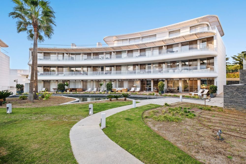Apartment | Resale in Estepona in Estepona, Costa del Sol - Main property photo