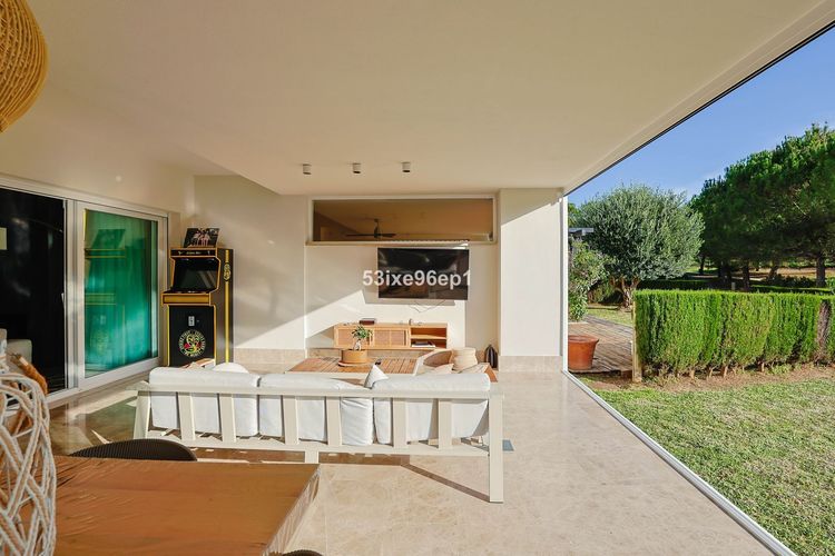 House | Resale in Santa Clara in Santa Clara, Costa del Sol - Photo 5