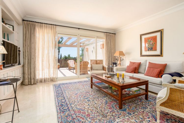 Apartment | Resale in Río Real in Río Real, Costa del Sol - Photo 5