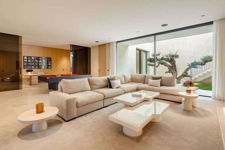 House | Resale in El Madroñal in El Madroñal, Costa del Sol - Photo 4