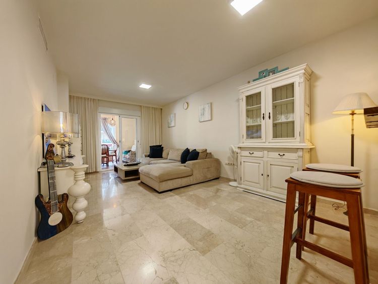 listing card gallery