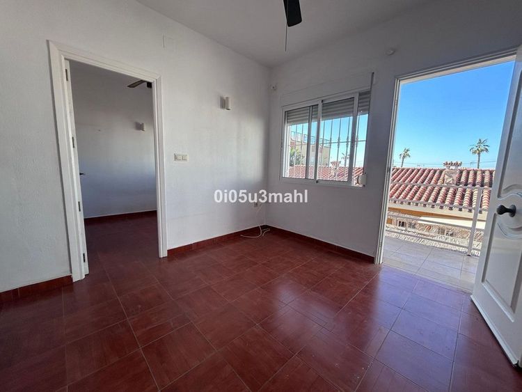 House | Resale in Rincón de la Victoria in Rincón de la Victoria, Costa del Sol East, Costa del Sol - Photo 3
