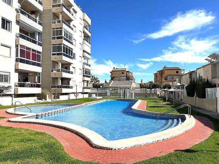 Apartment | Resale in La Mata in La Mata, Costa Blanca - Photo 2