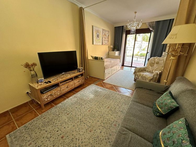 Apartment | Resale in Benahavís in Benahavís Others, Costa del Sol - Photo 5