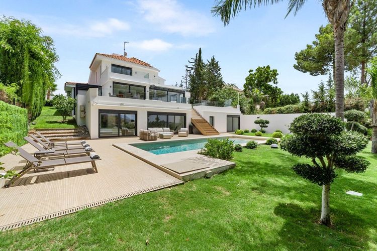 House | Resale in Nueva Andalucía in Nueva Andalucía Others, Costa del Sol - Photo 5