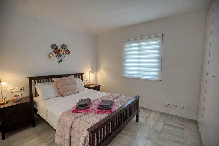 Apartment | Resale in La Duquesa in La Duquesa, Costa del Sol - Photo 4