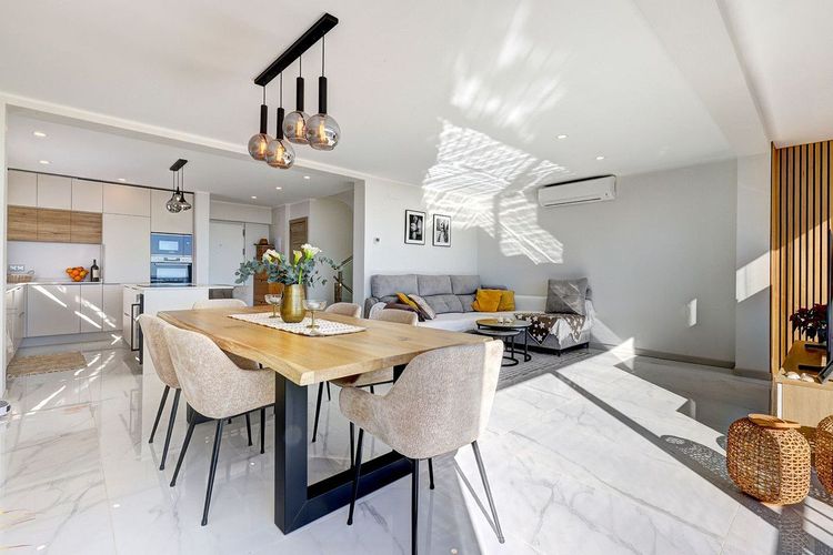 House | Resale in Torreblanca in Torreblanca, Costa del Sol - Photo 4