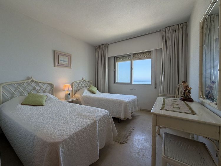 Apartment | Resale in Estepona in Estepona, Costa del Sol - Photo 5
