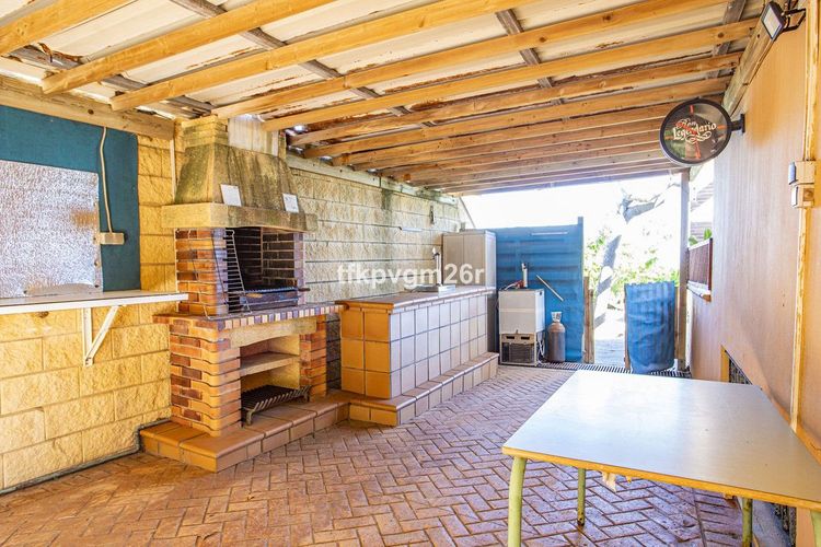 House | Resale in La Alcaidesa in La Alcaidesa, Costa del Sol - Photo 5