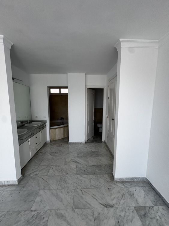 Penthouse | Resale in Guadalmina Baja in Guadalmina Baja, Costa del Sol - Photo 4