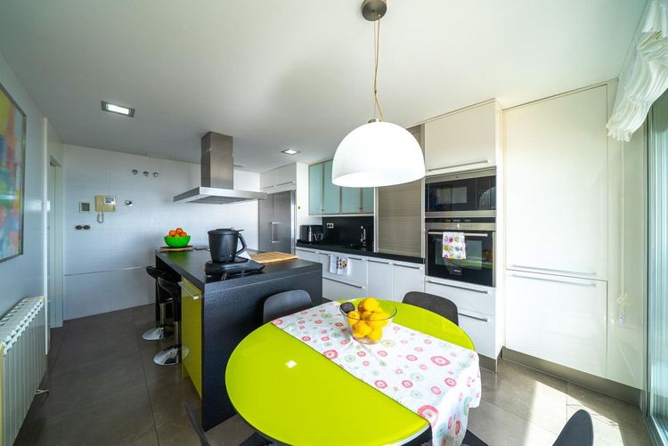 Apartment | Resale in Villajoyosa in Villajoyosa, Costa Blanca - Photo 3