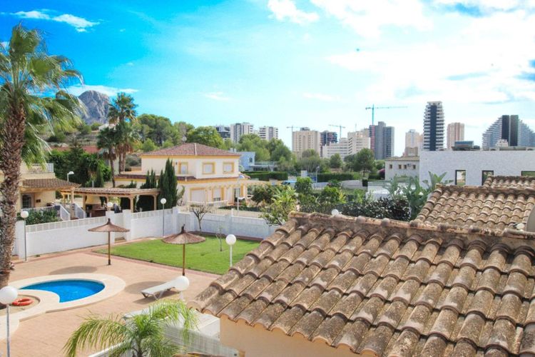 House | Resale in Calpe in Calpe, Costa Blanca - Photo 4