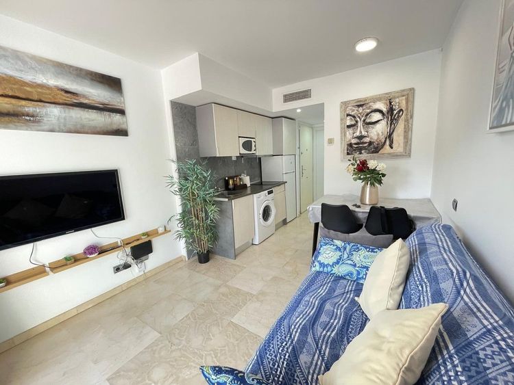 Apartment | Resale in Benalmadena in Benalmadena Others, Costa del Sol - Photo 3