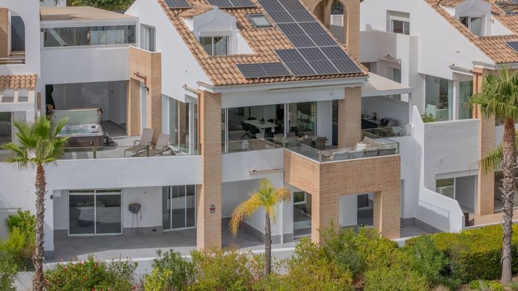 House | Resale in Torremuelle in Torremuelle, Costa del Sol - Photo 5