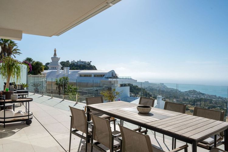 Penthouse | Resale in Benalmadena Pueblo in Benalmadena Pueblo, Costa del Sol - Photo 2