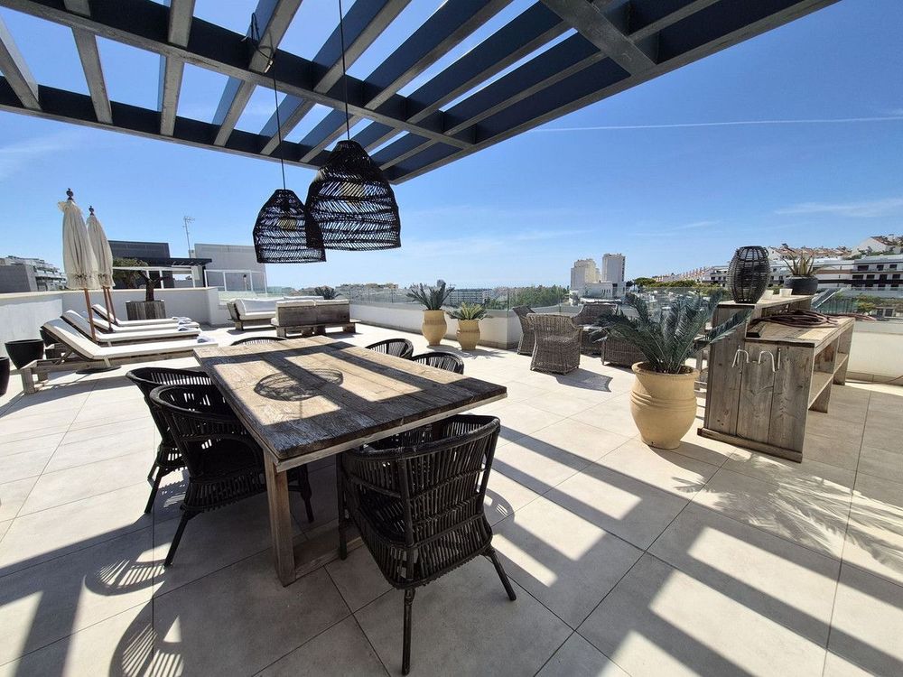 Penthouse | Resale in Estepona in Estepona, Costa del Sol - Main property photo
