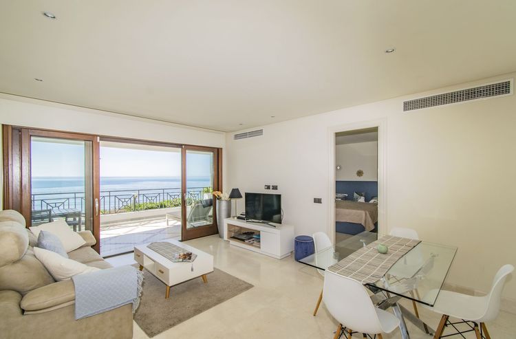Apartment | Resale in Estepona in Estepona, Costa del Sol - Photo 4