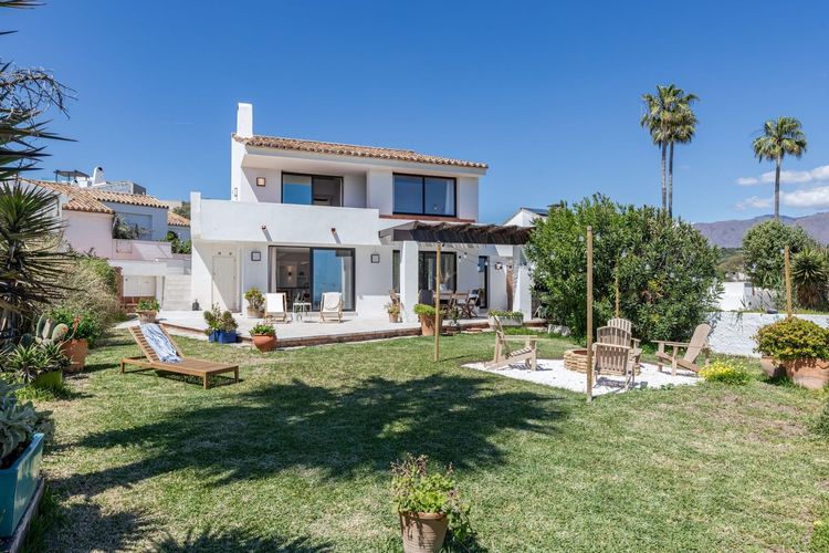 House | Resale in Estepona - Development photo 1