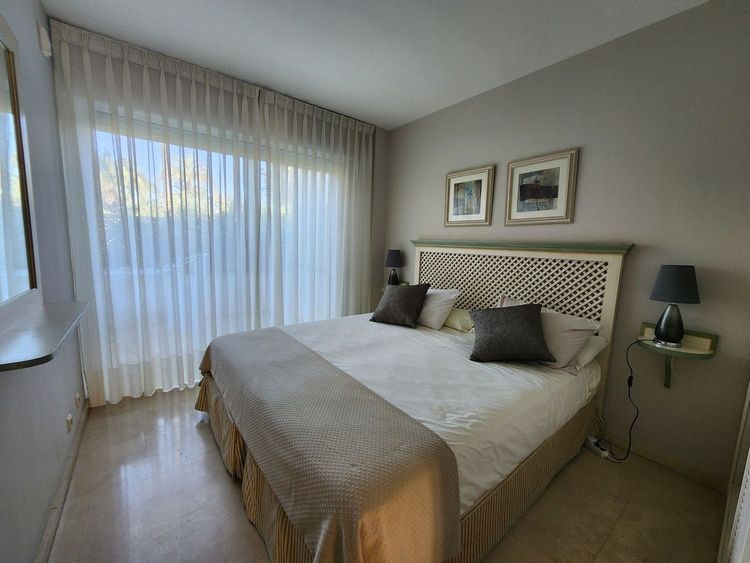 Apartment | Resale in Estepona in Estepona, Costa del Sol - Photo 4