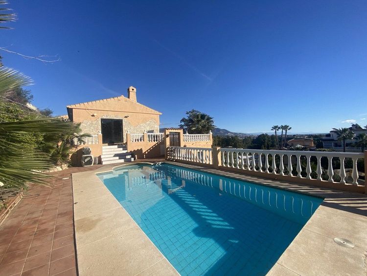 House | Resale in Mijas Costa in Mijas Costa, Costa del Sol - Photo 4