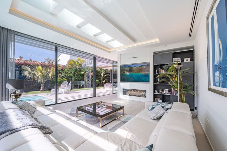 House | Resale in The Golden Mile in The Golden Mile, Costa del Sol - Photo 5