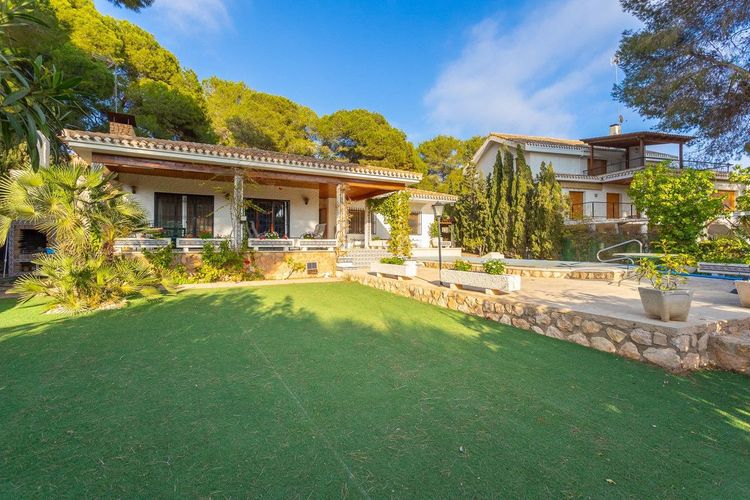 House | Resale in Campoamor in Campoamor, Costa Blanca - Photo 3
