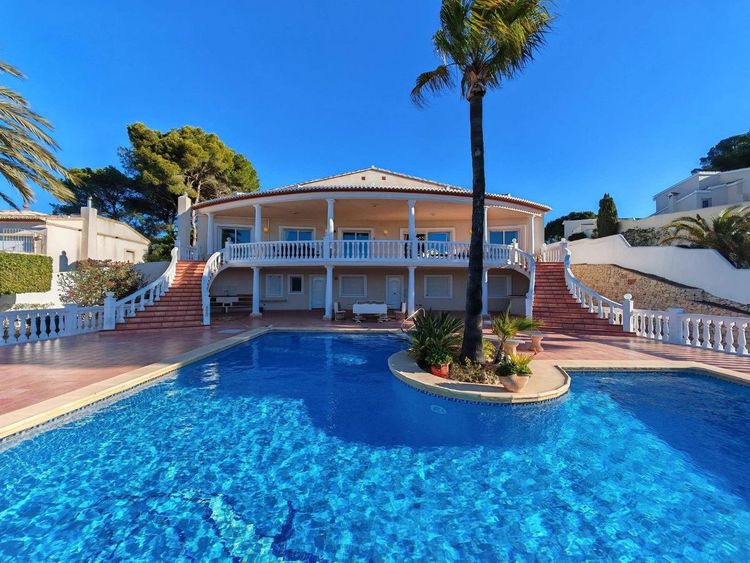 House | Resale in Moraira in Moraira, Costa Blanca - Photo 4