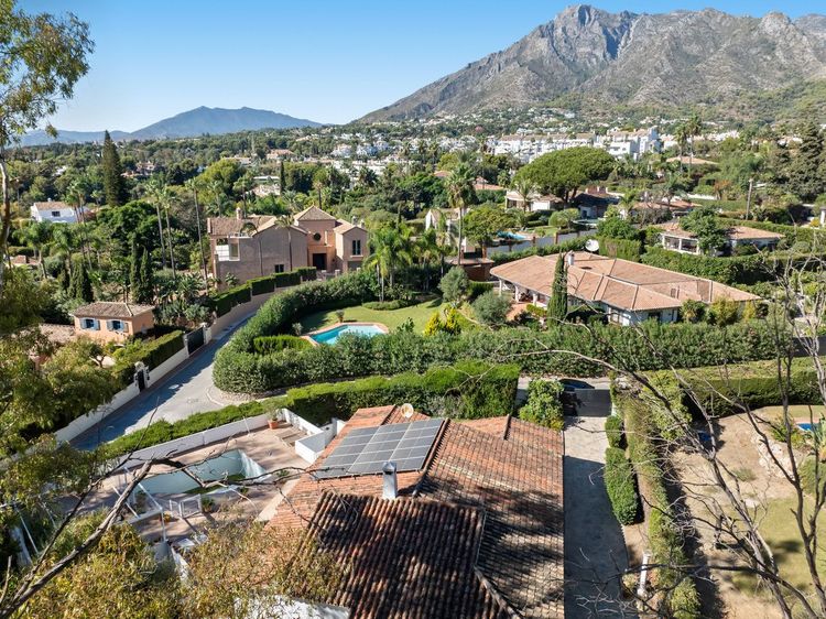 House | Resale in Marbella in Marbella Others, Costa del Sol - Photo 3