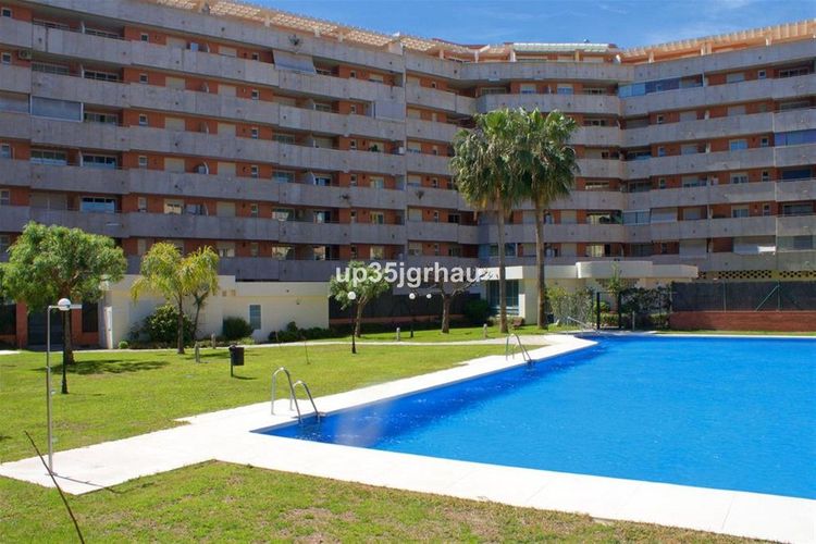 Apartment | Resale in Estepona in Estepona, Costa del Sol - Photo 3