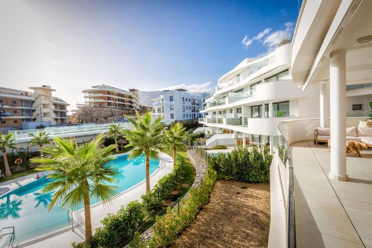 Apartment | Resale in Fuengirola in Fuengirola Others, Costa del Sol - Photo 4