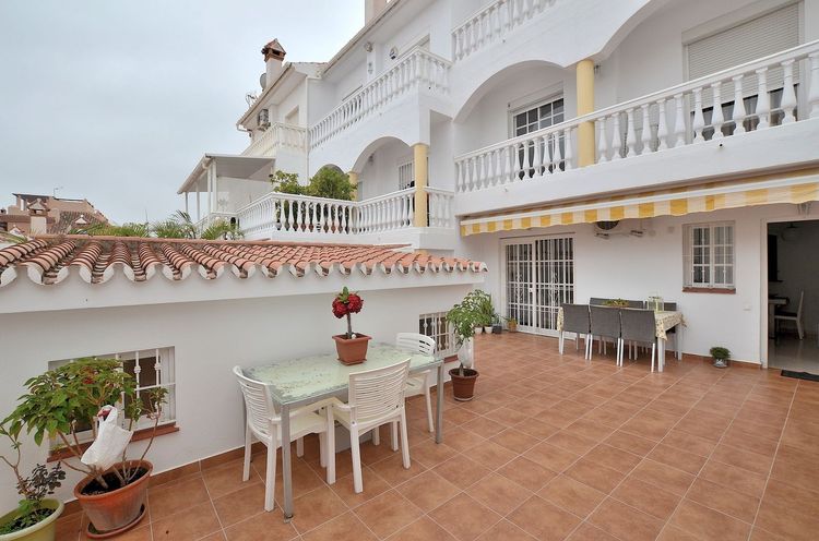 House | Resale in Arroyo de la Miel in Arroyo de la Miel, Costa del Sol - Photo 3