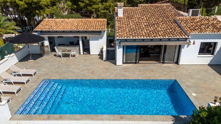 House | Resale in Moraira in Moraira, Costa Blanca - Photo 5
