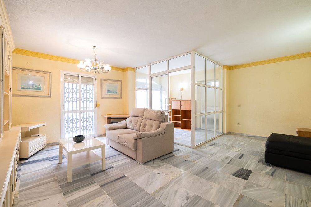 Apartment | Resale in Arroyo de la Miel in Arroyo de la Miel, Costa del Sol - Main property photo