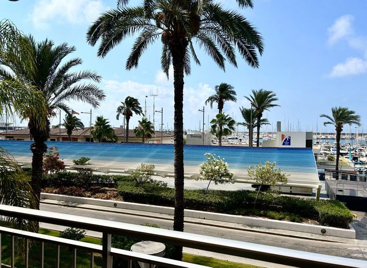 Apartment | Resale in Torrevieja in Torrevieja, Costa Blanca - Photo 2