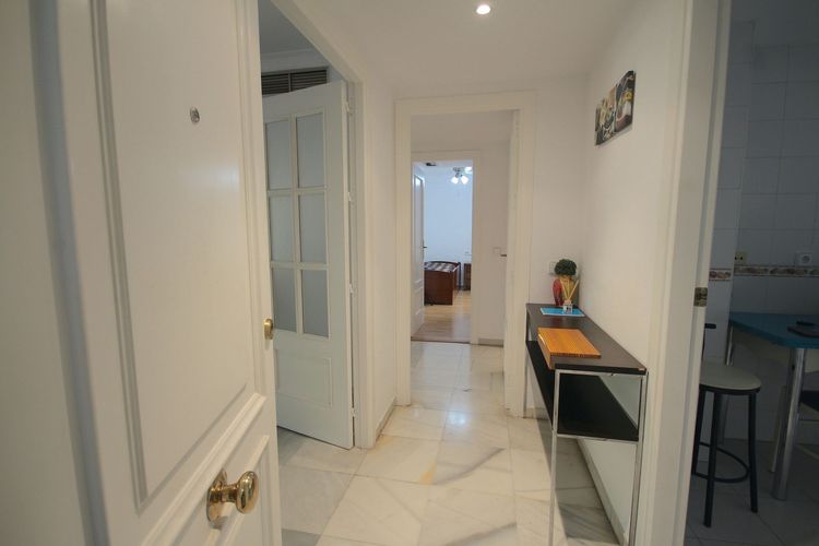 Apartment | Resale in Marbella in Marbella Others, Costa del Sol - Photo 2