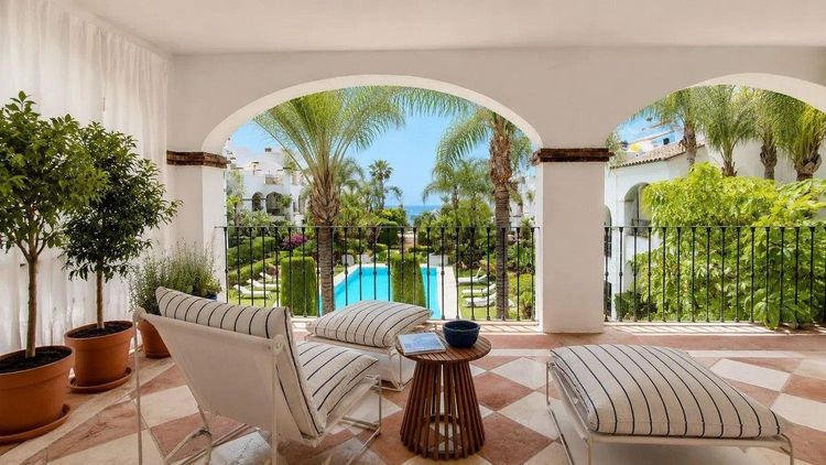 Apartment | Resale in Nagüeles in Nagüeles, Costa del Sol - Photo 5