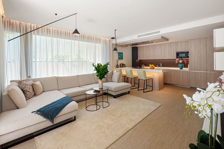 Apartment | Resale in Carib Playa in Carib Playa, Costa del Sol - Photo 3