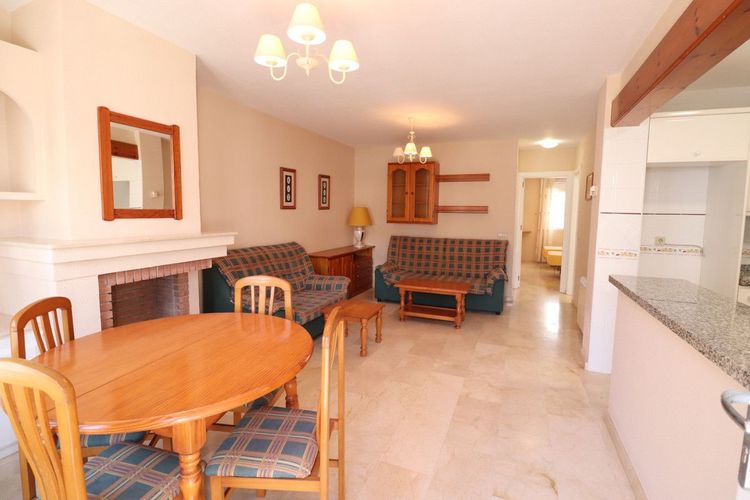 House | Resale in Villamartin in Villamartin, Costa Blanca - Photo 3